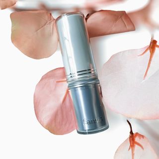 산심 명연수 멀티 스틱 밤 0.38oz 수분 스틱 집중 주름 케어 — 5점을 준 리뷰어가 2023년 5월 올린 사용 사진