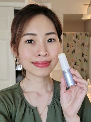 산심 명연수 멀티 스틱 밤 0.38oz 수분 스틱 집중 주름 케어 — 5점을 준 리뷰어가 2023년 4월 올린 사용 사진