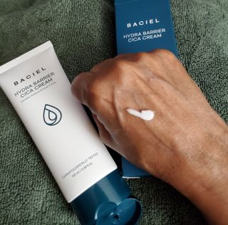 바시엘 BACIEL 바시엘 하이드라 베리어 시카 크림 — 5점을 준 리뷰어가 2021년 8월 올린 사용 사진
