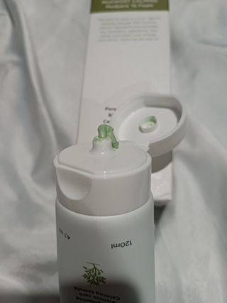 (MY) 라비엘 쑥 그린머드 팩투폼 페이스 클렌저, 4.1fl oz(120ml), 2-in-1 멀티 클렌저 — 3점을 준 리뷰어가 2023년 3월 올린 사용 사진