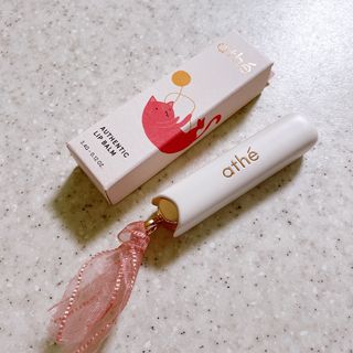 ATHE AUTHENTIC AIRY LIP BALM / 비건립밤 / 어센틱립밤 / 에어리립밤 (수정 요청) — 5점을 준 리뷰어가 2022년 8월 올린 사용 사진