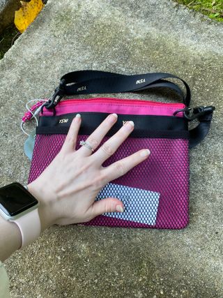 YOUKSHIMWON Wristlet Wallet for Women Smart Phone Strap Clutch — 5점을 준 리뷰어가 2021년 8월 올린 사용 사진