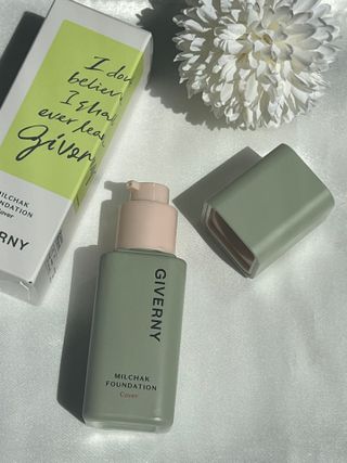 지베르니 밀착 커버 파운데이션 30ml + 밀착 커버 쿠션 본 제품 — 5점을 준 리뷰어가 2023년 9월 올린 사용 사진