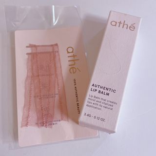 ATHE AUTHENTIC AIRY LIP BALM / 비건립밤 / 어센틱립밤 / 에어리립밤 (수정 요청) — 4점을 준 리뷰어가 2022년 8월 올린 사용 사진