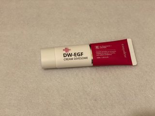 이지듀 DW-EGF 크림 다이브썸 1.69 Fl.Oz — 5점을 준 리뷰어가 2021년 7월 올린 사용 사진