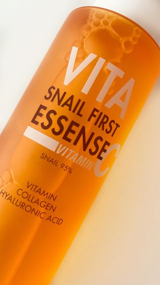 Vita Snail Trio Set [First Essence, Cream, Gel Cleanser] — 3점을 준 리뷰어가 2021년 8월 올린 사용 사진