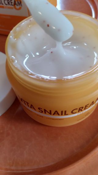 [THE SKIN HOUSE] Vita Snail Cream — 5점을 준 리뷰어가 2022년 3월 올린 사용 사진
