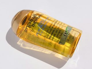 0.8L OGX 엑스트라 스트렝스 리뉴잉 + 아르간 오일 오브 모로코 페트레이팅 헤어 오일 트리트먼트 — 4.5점을 준 리뷰어가 2022년 3월 올린 사용 사진