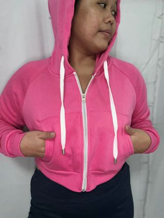 DOUBLJU Womens 캐주얼 긴팔 자르기 탑 지퍼 업 후드 티 스웨터 플러스 사이즈 — 4.5점을 준 리뷰어가 2022년 12월 올린 사용 사진