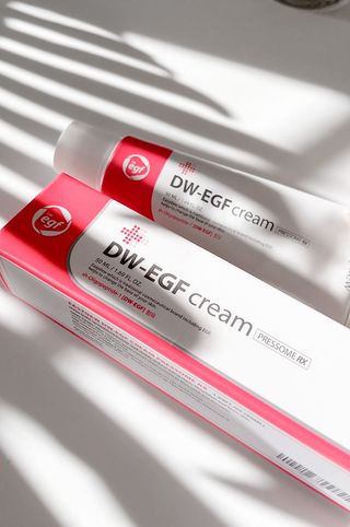 이지듀 DW-EGF 크림 프레섬 RX 1.69 FL.Oz — 5점을 준 리뷰어가 2021년 7월 올린 사용 사진