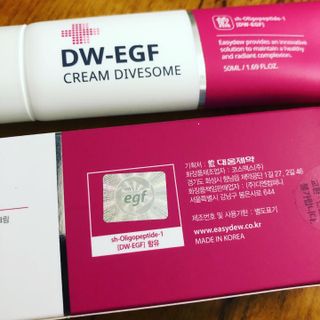 이지듀 DW-EGF 크림 다이브썸 1.69 Fl.Oz — 4점을 준 리뷰어가 2021년 8월 올린 사용 사진