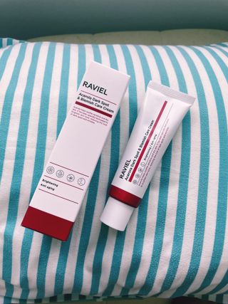라비엘 아세로라 &amp; 스네일 뮤신 다크 스팟 케어 크림 1.7 fl oz (50ml), 스네일 뮤신 &amp; 히알루론산 — 5점을 준 리뷰어가 2022년 12월 올린 사용 사진