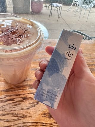 산심 명연수 멀티 스틱 밤 0.38oz 수분 스틱 집중 주름 케어 — 5점을 준 리뷰어가 2023년 4월 올린 사용 사진
