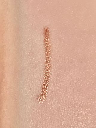 씨스터앤 시스터앤 더블이펙트 워터프루프 아이펜슬_미국 — 5점을 준 리뷰어가 2022년 3월 올린 사용 사진