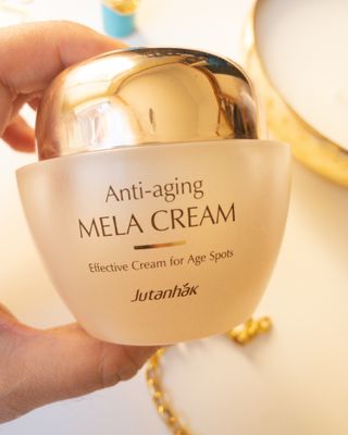 Jutanhak 안티에이징 멜라 크림 50ml / 1.69oz 잡티 &amp; 다크 스팟 케어 하이드레이팅 크림 — 5점을 준 리뷰어가 2022년 11월 올린 사용 사진