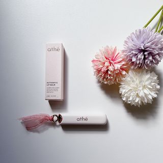 ATHE AUTHENTIC AIRY LIP BALM / 비건립밤 / 어센틱립밤 / 에어리립밤 (수정 요청) — 4점을 준 리뷰어가 2022년 8월 올린 사용 사진