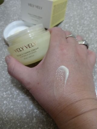 VELY VELY Yuja C-tamin Cream — 5점을 준 리뷰어가 2021년 4월 올린 사용 사진