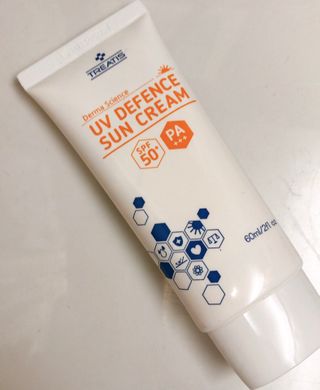 트리티스 US [TREATIS] UV Defence Sun Cream PA+++ / SPF50+ — 4.5점을 준 리뷰어가 2021년 2월 올린 사용 사진