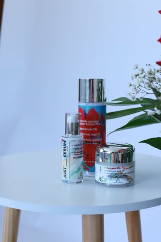 저스트 코스메틱 [JUST COSMETIC SKIN CARE SET] JUST TONER, JUST SERUM, JUST CREAM — 5점을 준 리뷰어가 2023년 5월 올린 사용 사진
