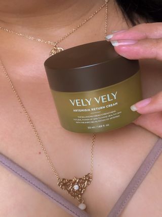 VELY VELY Artemisia Return Cream — 5점을 준 리뷰어가 2021년 4월 올린 사용 사진