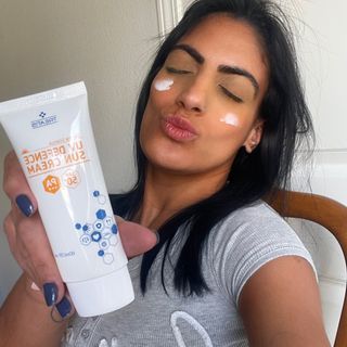 트리티스 US [TREATIS] UV Defence Sun Cream PA+++ / SPF50+ — 5점을 준 리뷰어가 2021년 3월 올린 사용 사진