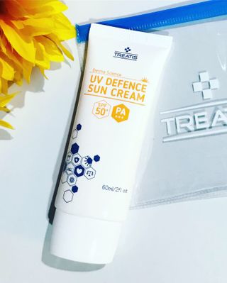 트리티스 US [TREATIS] UV Defence Sun Cream PA+++ / SPF50+ — 5점을 준 리뷰어가 2021년 1월 올린 사용 사진