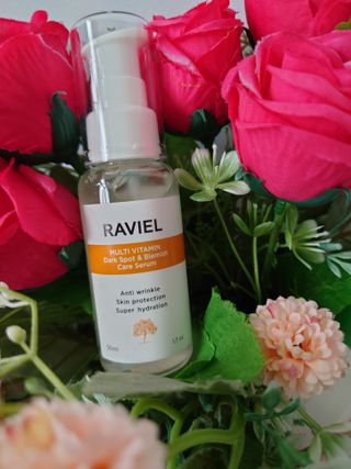 라비엘 멀티 비타민 다크 스팟 &amp; 블레미쉬 케어 페이스 세럼 모든 피부용 1.7 fl oz — 5점을 준 리뷰어가 2022년 12월 올린 사용 사진
