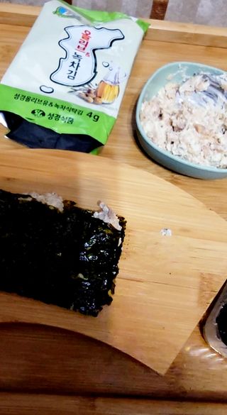 SUNG GYUNG Olive & Green Tea Seaweed Snack Pack of 16 — 5점을 준 리뷰어가 2024년 1월 올린 사용 사진