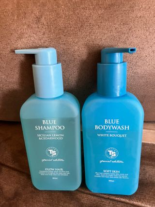 TS 블루에디션(샴푸200ml+바디워시200ml SET) — 5점을 준 리뷰어가 2023년 7월 올린 사용 사진