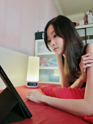 스마트조명소화기 블럭(VLCOK) 스마트조명소화기 블럭VLOCK 디지털시계 조명수유등/무드등화재감지 및 알람 투척식소화기 탑재 — 5점을 준 리뷰어가 2022년 3월 올린 사용 사진
