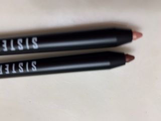 씨스터앤 시스터앤 더블이펙트 워터프루프 아이펜슬_미국 — 5점을 준 리뷰어가 2022년 1월 올린 사용 사진