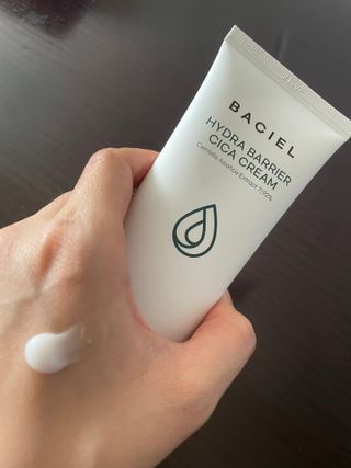 바시엘 BACIEL 바시엘 하이드라 베리어 시카 크림 — 5점을 준 리뷰어가 2021년 8월 올린 사용 사진