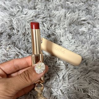 ATHE AUTHENTIC AIRY LIP BALM / 비건립밤 / 어센틱립밤 / 에어리립밤 (수정 요청) — 4.5점을 준 리뷰어가 2022년 8월 올린 사용 사진