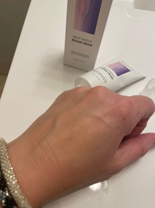 바노바기 코스메틱 바노바기 밀크 씨슬 리페어 크림 50ml — 5점을 준 리뷰어가 2023년 3월 올린 사용 사진