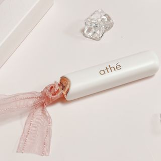 ATHE AUTHENTIC AIRY LIP BALM / 비건립밤 / 어센틱립밤 / 에어리립밤 (수정 요청) — 5점을 준 리뷰어가 2022년 8월 올린 사용 사진