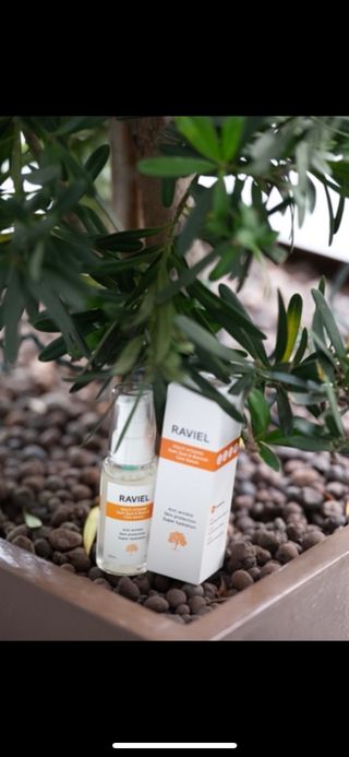 라비엘 멀티 비타민 다크 스팟 &amp; 블레미쉬 케어 페이스 세럼 모든 피부용 1.7 fl oz — 5점을 준 리뷰어가 2023년 2월 올린 사용 사진
