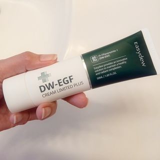 이지듀 DW-EGF 크림 리미티드 플러스 1.69 FL.Oz — 5점을 준 리뷰어가 2021년 9월 올린 사용 사진