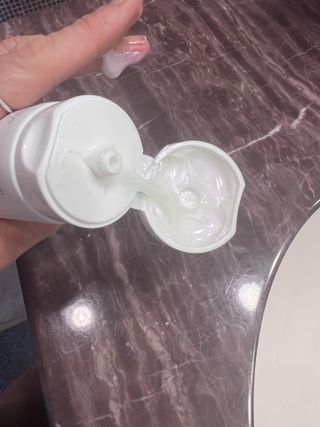 라비엘 RAVIEL 퍼플 쥬얼 클린 필 오프 팩, 마일드 블랙헤드 리무버, 4.1 fl oz(120ml) — 5점을 준 리뷰어가 2022년 9월 올린 사용 사진