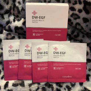 이지듀 DW-EGF 멀티 페이셜 시트 마스크 - 0.53 FL OZ 4EA — 5점을 준 리뷰어가 2021년 8월 올린 사용 사진