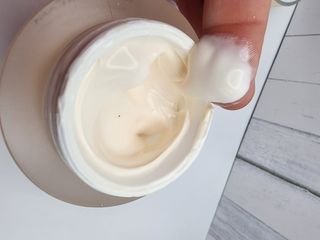 Jutanhak 안티에이징 멜라 크림 50ml / 1.69oz 잡티 &amp; 다크 스팟 케어 하이드레이팅 크림 — 5점을 준 리뷰어가 2022년 11월 올린 사용 사진