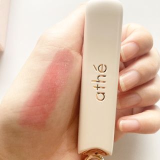 ATHE AUTHENTIC AIRY LIP BALM / 비건립밤 / 어센틱립밤 / 에어리립밤 (수정 요청) — 5점을 준 리뷰어가 2022년 8월 올린 사용 사진
