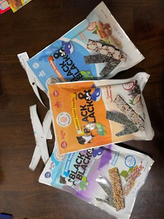UNCLE NICK 한국 슈퍼 스낵 블랙 &amp; 블랙 김 스낵 — 5점을 준 리뷰어가 2021년 11월 올린 사용 사진
