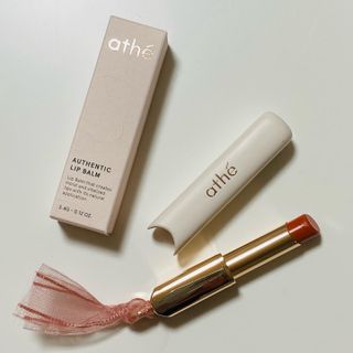 ATHE AUTHENTIC AIRY LIP BALM / 비건립밤 / 어센틱립밤 / 에어리립밤 (수정 요청) — 4점을 준 리뷰어가 2022년 8월 올린 사용 사진