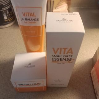 Vita Snail Trio Set [First Essence, Cream, Gel Cleanser] — 4점을 준 리뷰어가 2021년 10월 올린 사용 사진