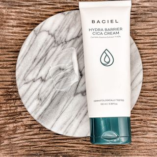 바시엘 BACIEL 바시엘 하이드라 베리어 시카 크림 — 5점을 준 리뷰어가 2021년 5월 올린 사용 사진