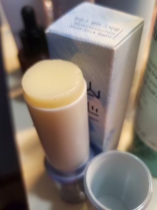 산심 명연수 멀티 스틱 밤 0.38oz 수분 스틱 집중 주름 케어 — 5점을 준 리뷰어가 2022년 12월 올린 사용 사진