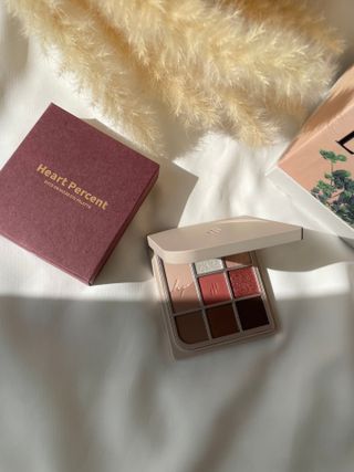 하트퍼센트 Heart Percent Dote on Mood Eye Palette CHERRY-LIKE FACETS — 5점을 준 리뷰어가 2021년 11월 올린 사용 사진