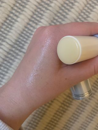 산심 명연수 멀티 스틱 밤 0.38oz 수분 스틱 집중 주름 케어 — 2.5점을 준 리뷰어가 2022년 11월 올린 사용 사진