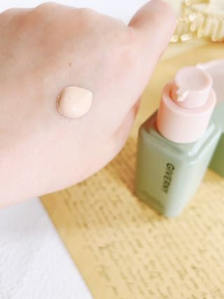 지베르니 밀착 커버 파운데이션 30ml + 밀착 커버 쿠션 본 제품 — 5점을 준 리뷰어가 2023년 9월 올린 사용 사진