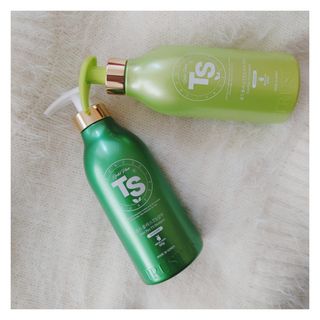 ゴールドプラスセット(シャンプー500g x 1ea/トリートメント500ml X 1ea) — 4점을 준 리뷰어가 2023년 4월 올린 사용 사진